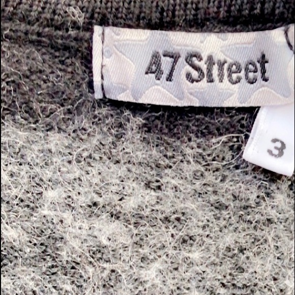 47th  STREET V-NECK STRIPED WOOL SWEATER - Picture 5 of 7
